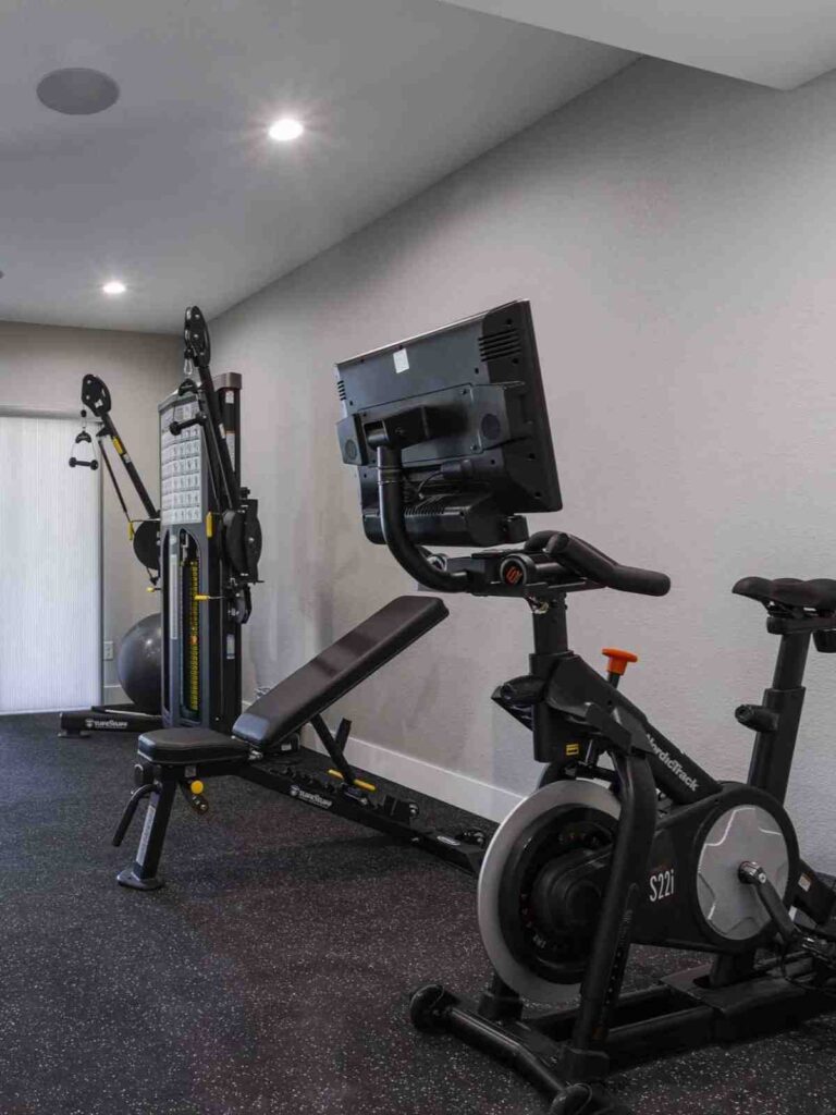 5 Best Paint Colors for a Stylish Home Gym smallhometours.com 3