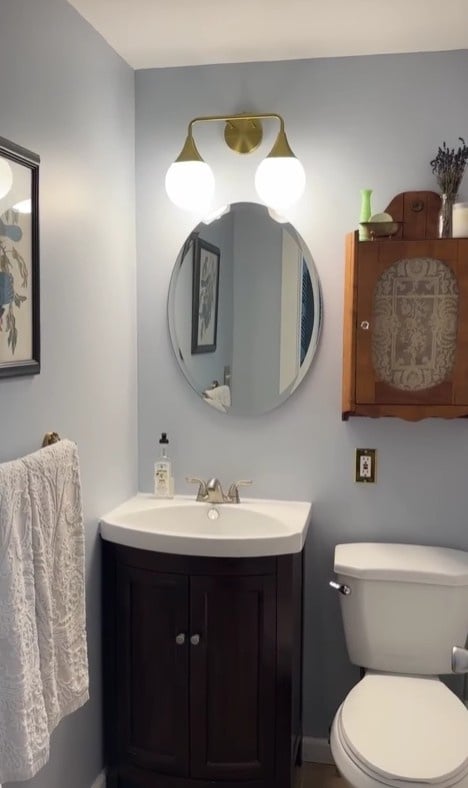 5 Best Sherwin Williams Paint Colors for Small Bathroom smallhometours.com 10