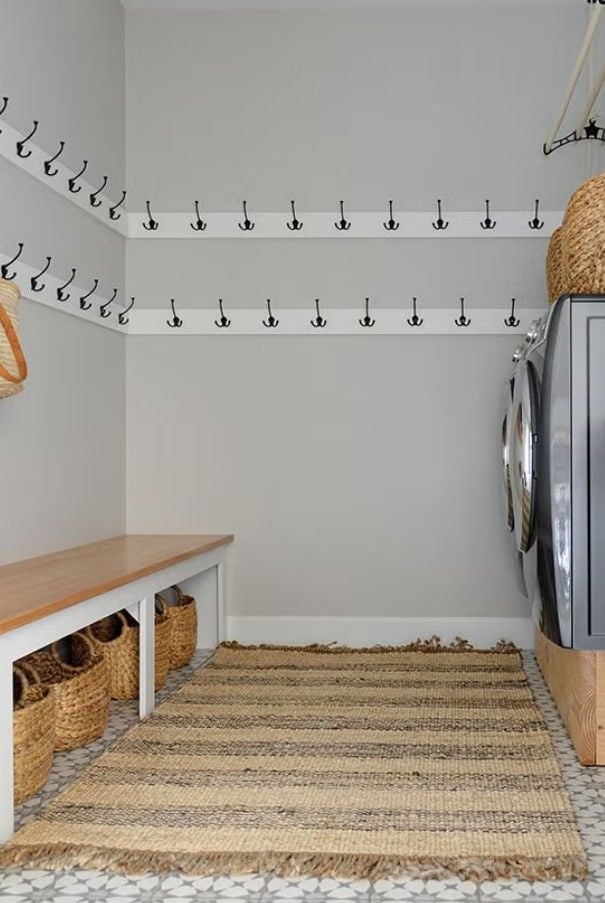 5 Best Sherwin Williams Paint Colors for a Stylish Laundry Room smallhometours.com 5