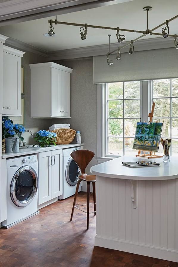 5 Best Sherwin Williams Paint Colors for a Stylish Laundry Room smallhometours.com 6