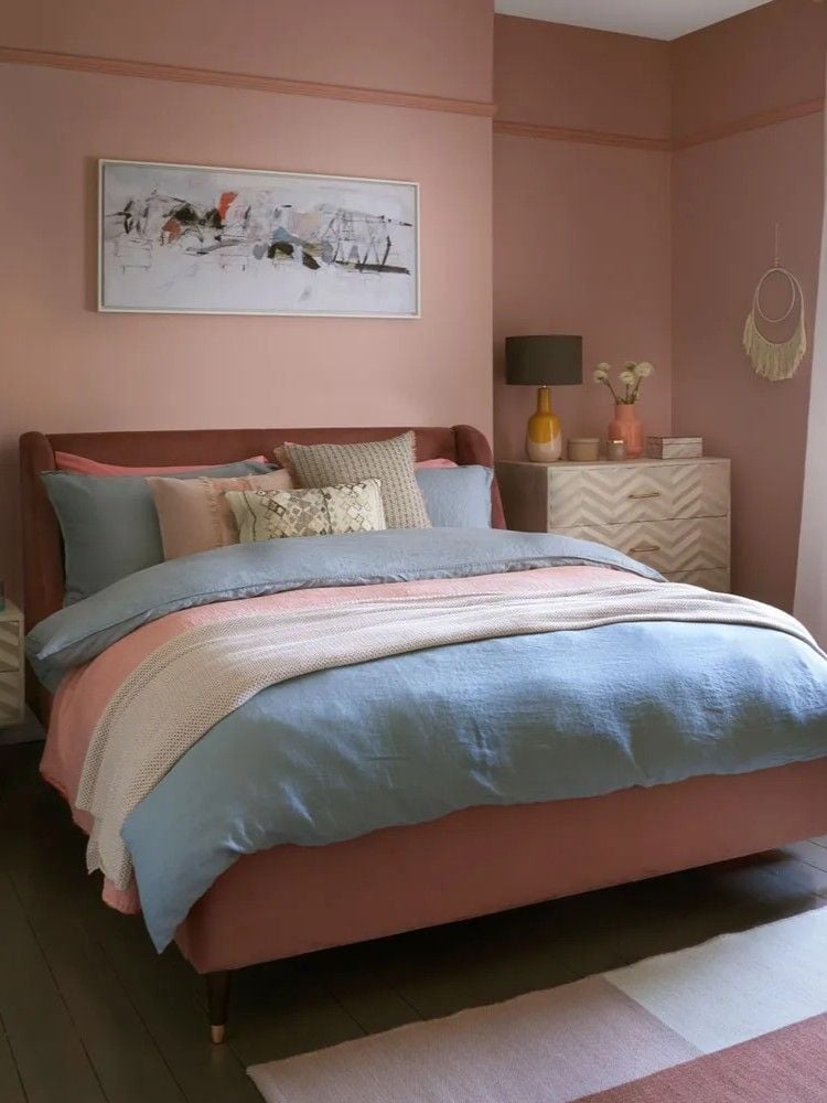 5 Romantic Bedroom Paint Color Ideas for a Cozy and Dreamy Space smallhometours.com 1
