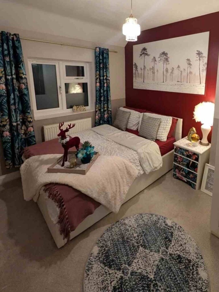 5 Romantic Bedroom Paint Color Ideas for a Cozy and Dreamy Space smallhometours.com 10
