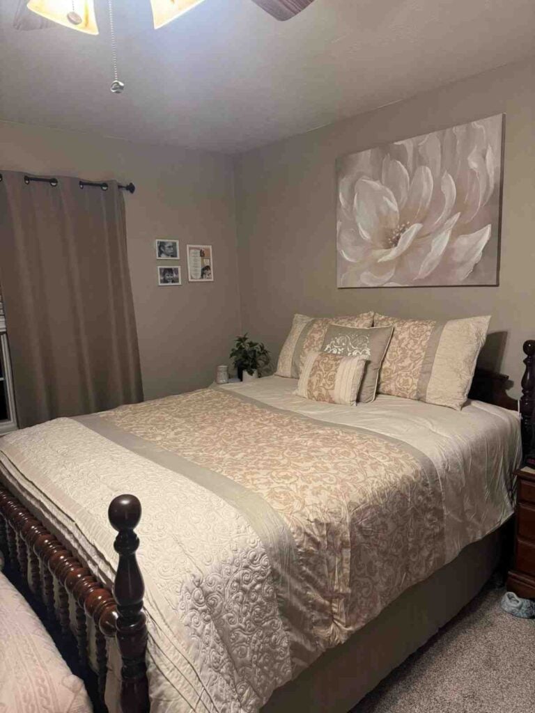 5 Romantic Bedroom Paint Color Ideas for a Cozy and Dreamy Space smallhometours.com 12