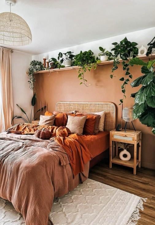 5 Romantic Bedroom Paint Color Ideas for a Cozy and Dreamy Space smallhometours.com 13