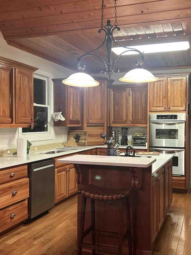 What Color to Paint Kitchen Walls With Honey Oak Cabinets 5 Beautiful Paint Colors That Work Perfectly smallhometours.com 12