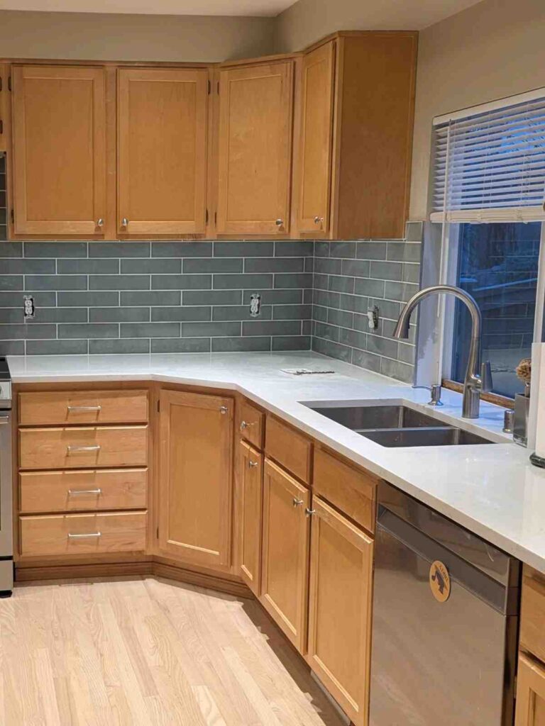 What Color to Paint Kitchen Walls With Honey Oak Cabinets 5 Beautiful Paint Colors That Work Perfectly smallhometours.com 13