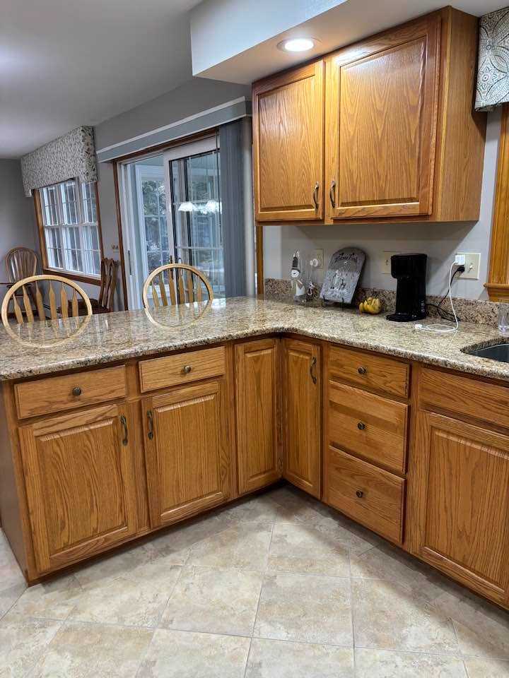 What Color to Paint Kitchen Walls With Honey Oak Cabinets 5 Beautiful Paint Colors That Work Perfectly smallhometours.com 5