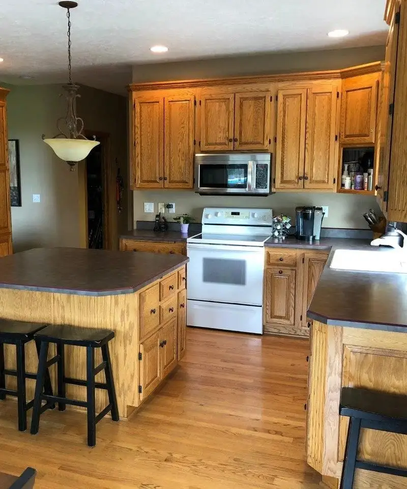 What Color to Paint Kitchen Walls With Honey Oak Cabinets 5 Beautiful Paint Colors That Work Perfectly smallhometours.com 6