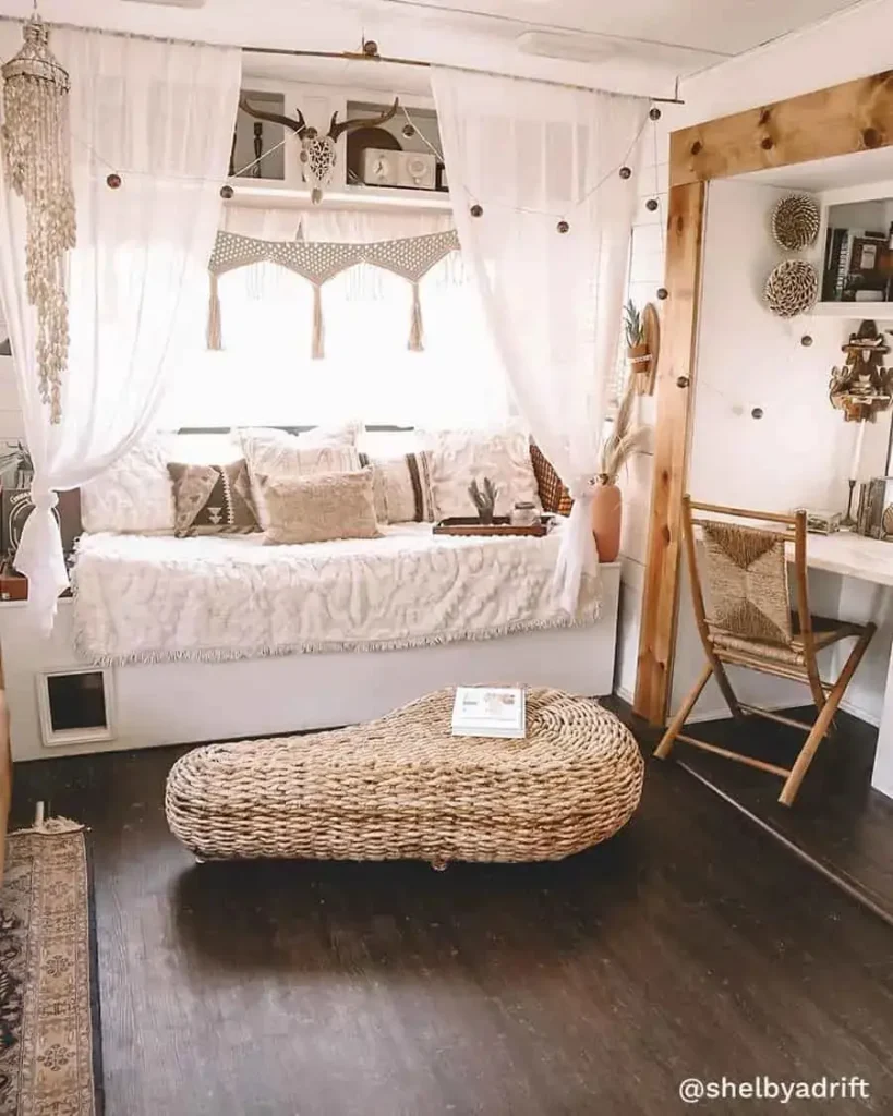 25 Boho Hippie Camper Interior Ideas for the Ultimate Free Spirited Van Life smallhometours.com 5