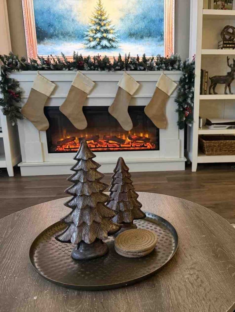 25 Creative Christmas Coffee Table Decor Ideas to Brighten Your Holiday Gatherings smallhometours.com 3