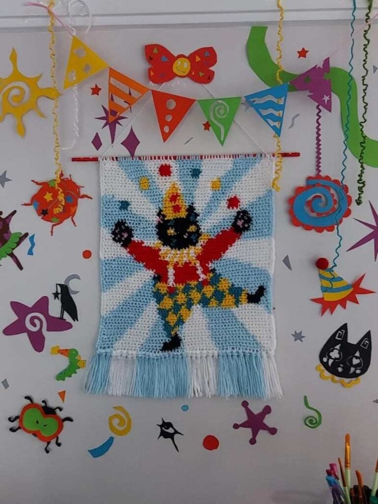 25 Crochet Wall Decor Ideas to Add Handmade Charm to Any Room smallhometours.com 1 1