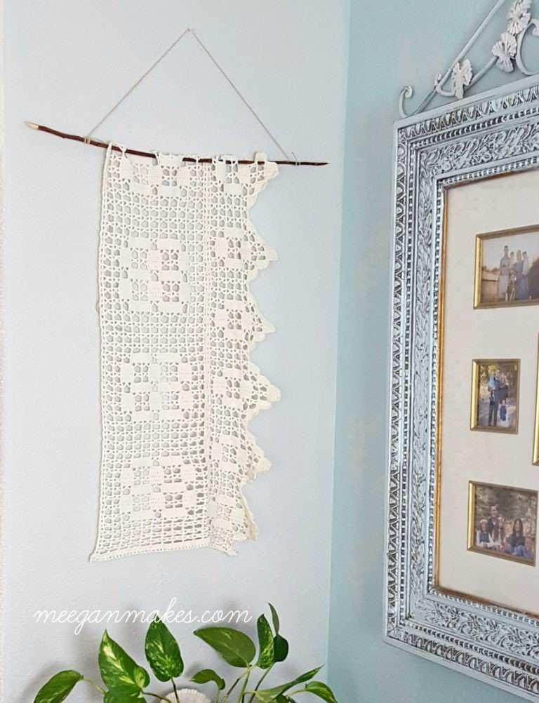 25 Crochet Wall Decor Ideas to Add Handmade Charm to Any Room smallhometours.com 2