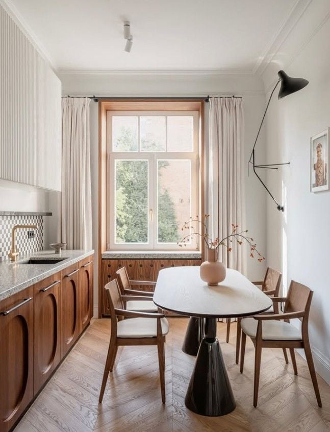 25 Kitchen Window Curtains Ideas to Instantly Brighten Your Space smallhometours.com 11