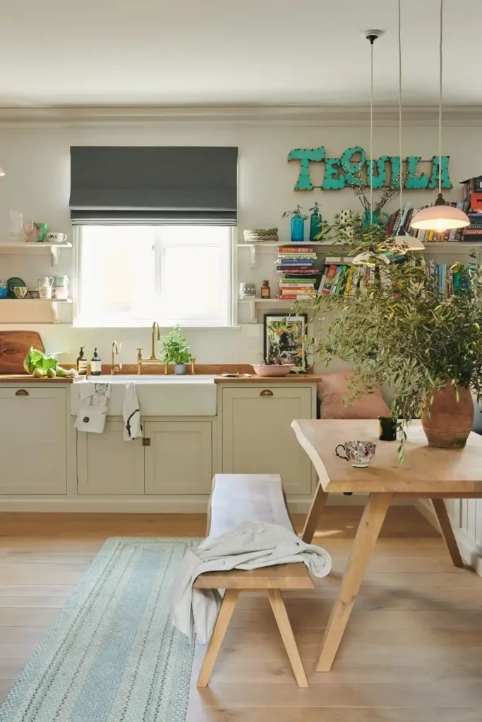 25 Kitchen Window Curtains Ideas to Instantly Brighten Your Space smallhometours.com 4