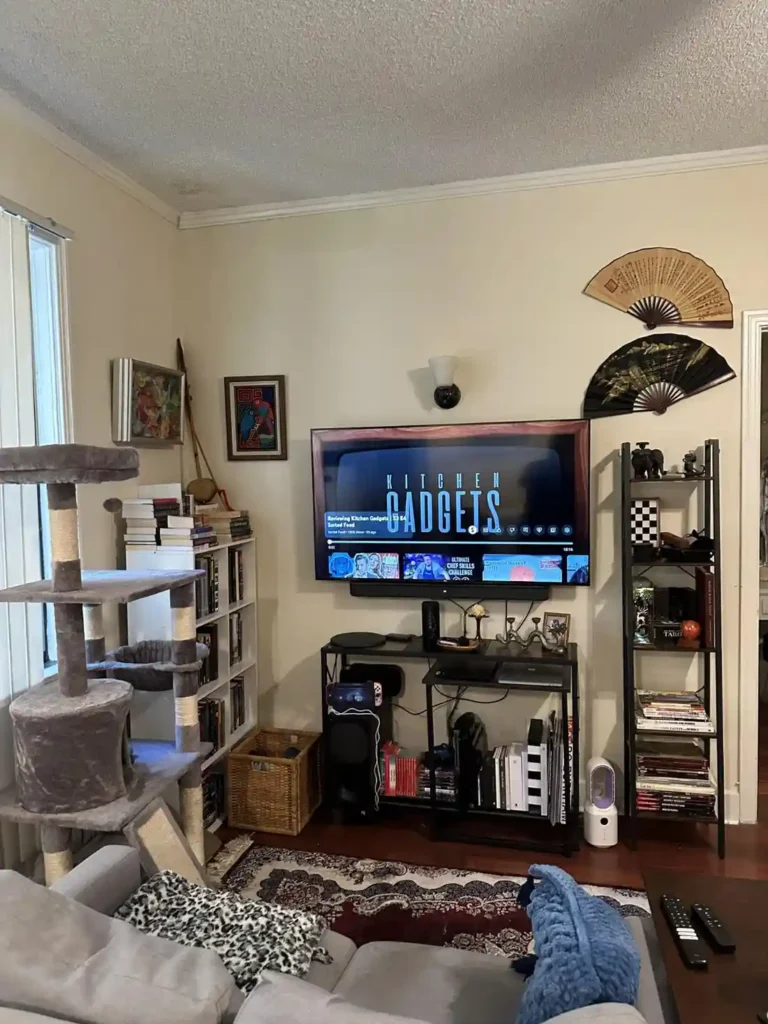 25 Studio Apartment Decorating Ideas for a Cozy and Stylish Home smallhometours.com 3