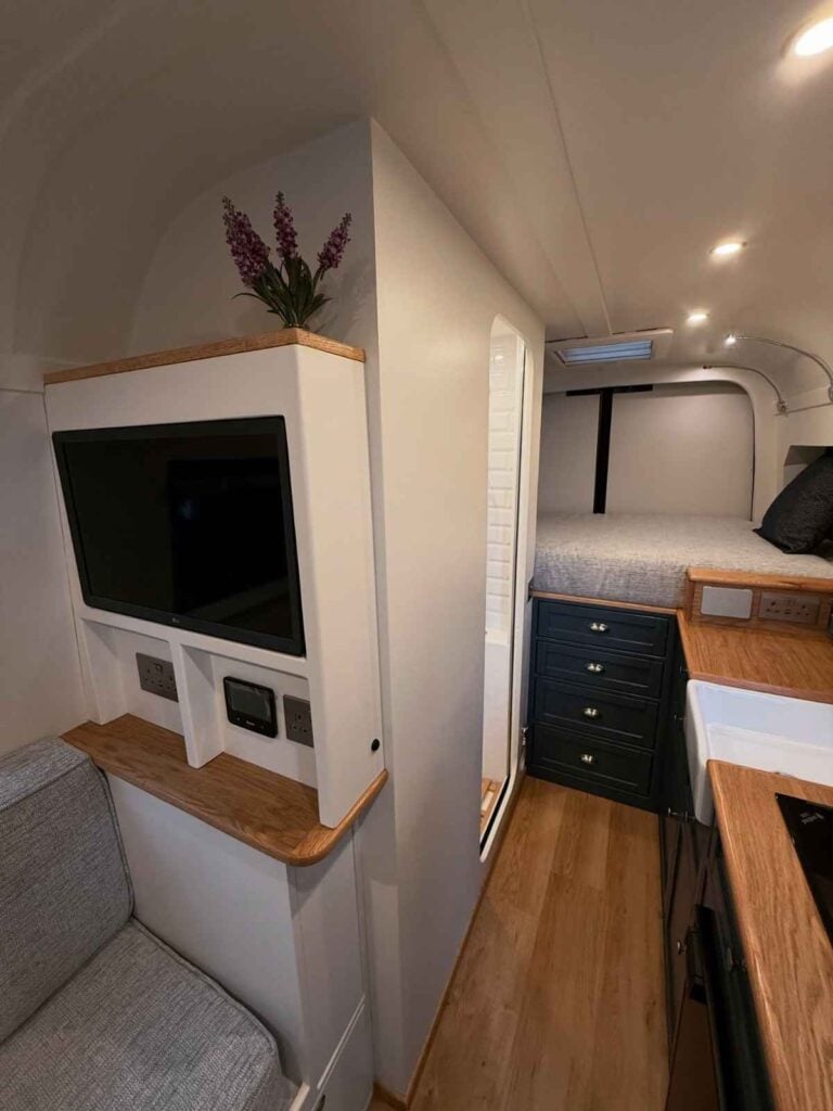 25 Tiny Home Camper Ideas to Inspire Your Dream Mobile Home smallhometours.com 19