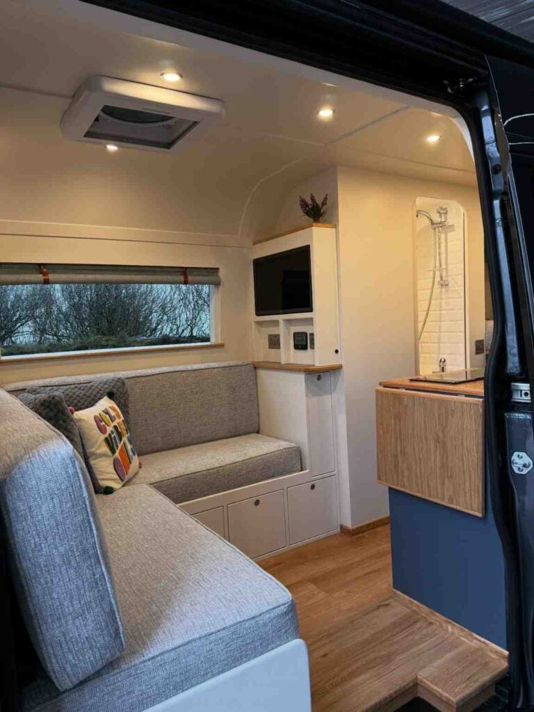 25 Tiny Home Camper Ideas to Inspire Your Dream Mobile Home smallhometours.com 8