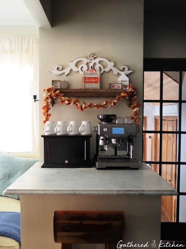 32 Cozy Fall Coffee Station Ideas to Warm Up Your Home smallhometours.com 2