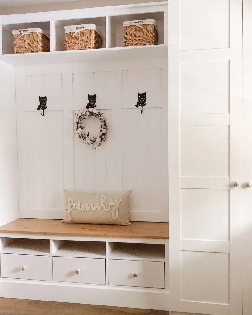 25 IKEA Mudroom Ideas for a Stylish and Organized Entryway smallhometours.com 16