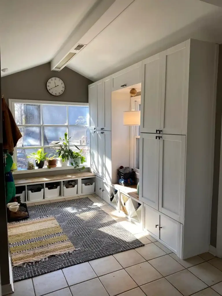 25 IKEA Mudroom Ideas for a Stylish and Organized Entryway smallhometours.com 2