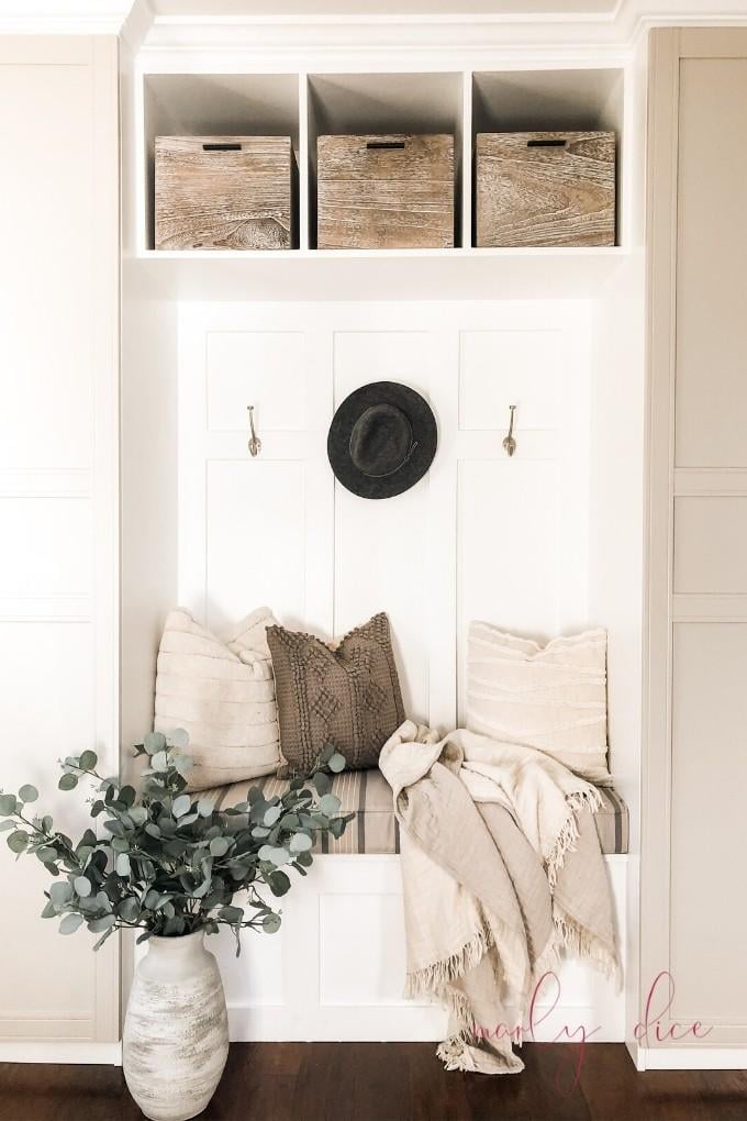 25 IKEA Mudroom Ideas for a Stylish and Organized Entryway smallhometours.com 2