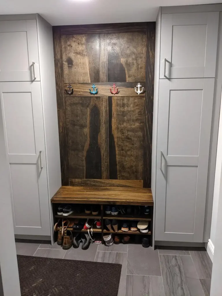 25 IKEA Mudroom Ideas for a Stylish and Organized Entryway smallhometours.com 4