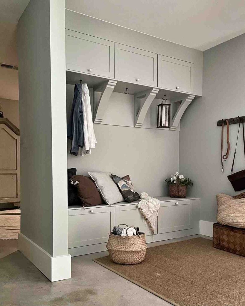 25 IKEA Mudroom Ideas for a Stylish and Organized Entryway smallhometours.com 5
