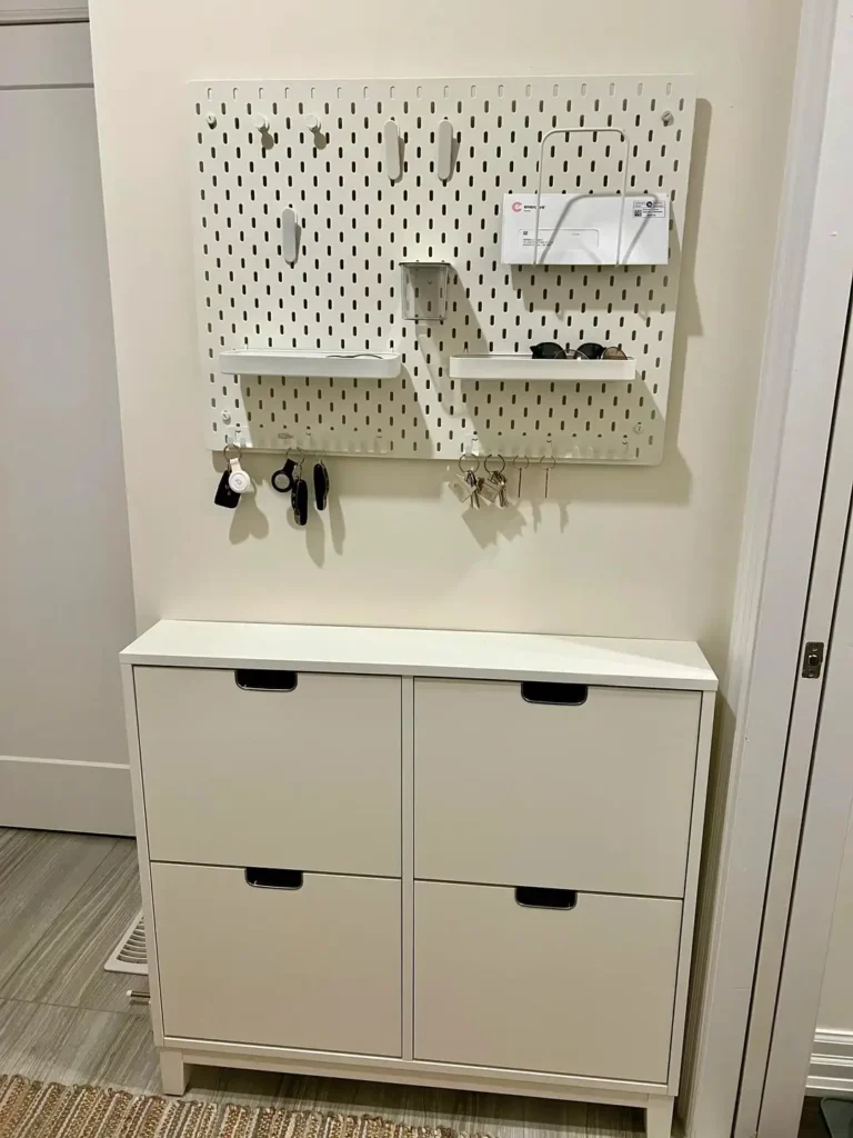 25 IKEA Mudroom Ideas for a Stylish and Organized Entryway smallhometours.com 7