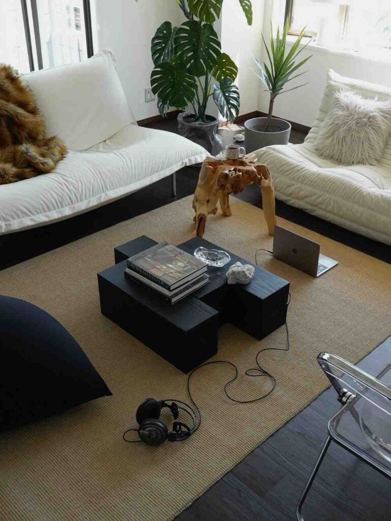 25 Small Living Room Ideas for Japanese Apartments Youll Want to Copy smallhometours.com 1