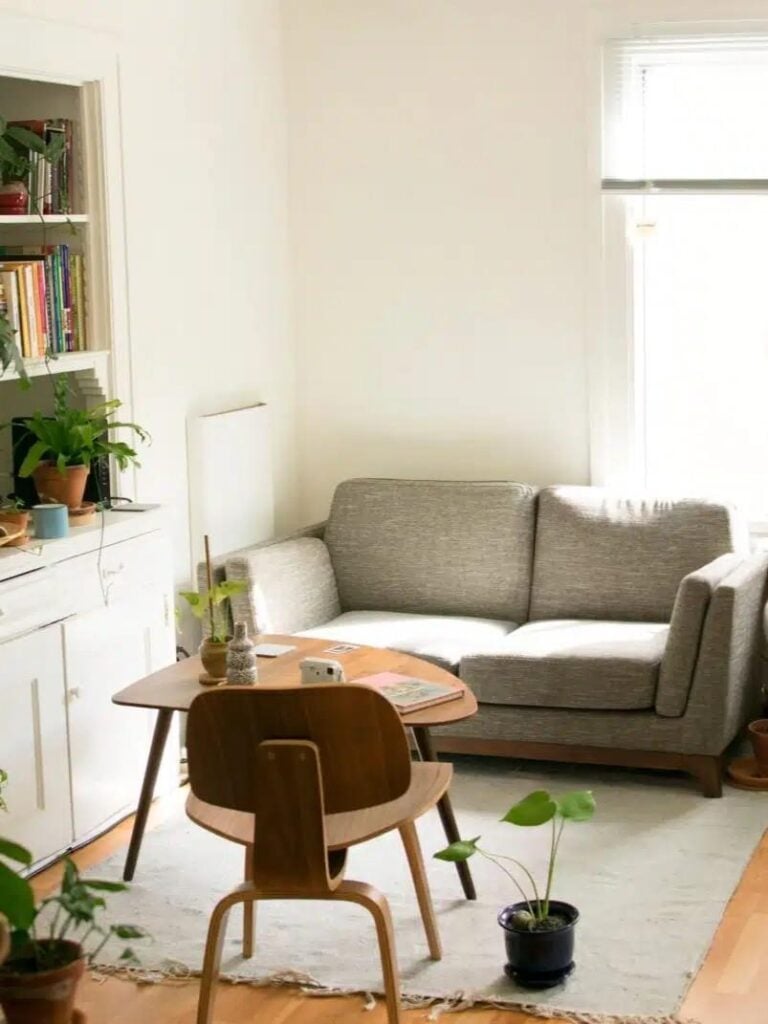 25 Small Living Room Ideas for Japanese Apartments Youll Want to Copy smallhometours.com 13