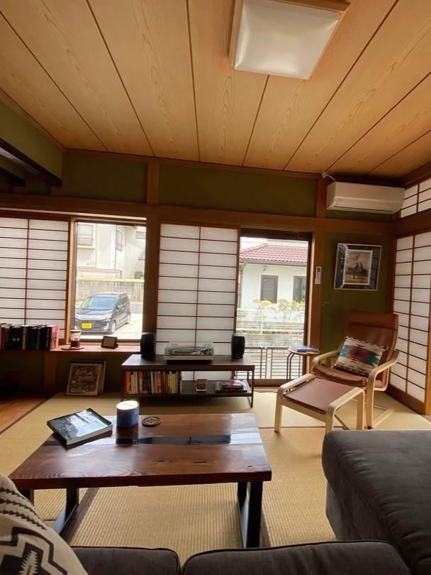 25 Small Living Room Ideas for Japanese Apartments Youll Want to Copy smallhometours.com 14