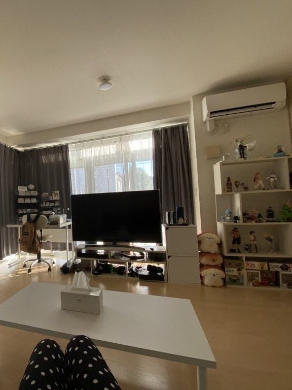 25 Small Living Room Ideas for Japanese Apartments Youll Want to Copy smallhometours.com 7