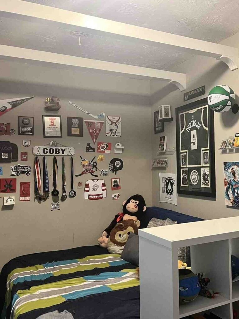 25 Young Boys Bedroom Ideas Theyll Love Growing Up In smallhometours.com 14