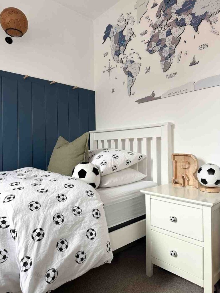 25 Young Boys Bedroom Ideas Theyll Love Growing Up In smallhometours.com 3